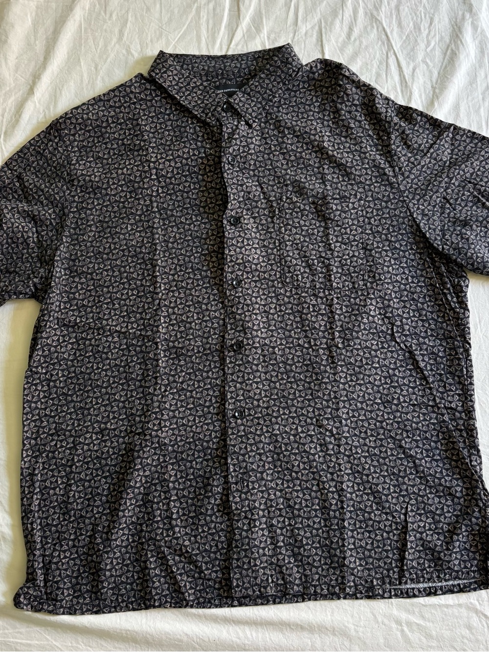 Urban Outfitters Men’s Short-Sleeve Button-Down with Geo Print Size L